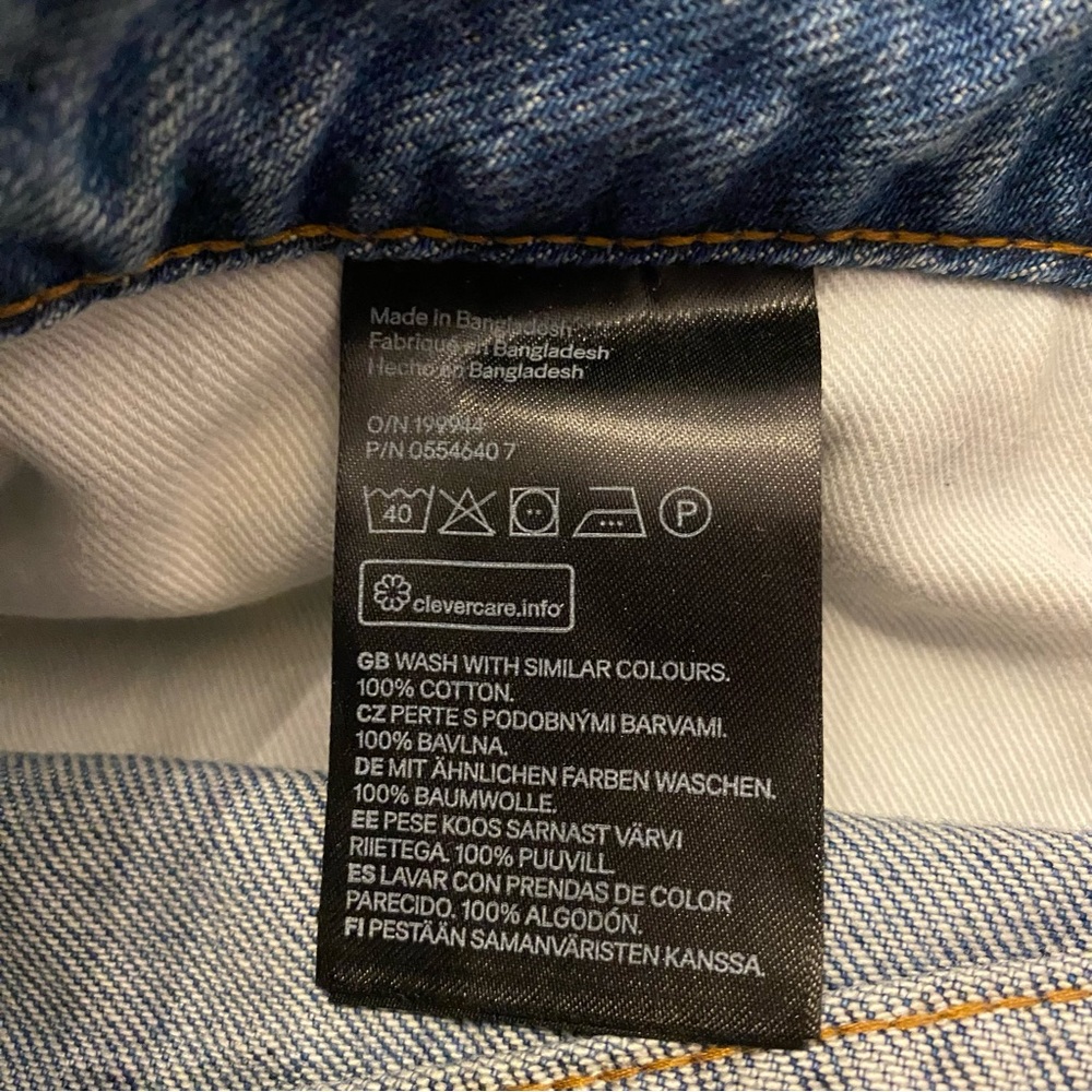 H&M Blue Denim Mini Skirt with Distressed Hem - Picture 4 of 5